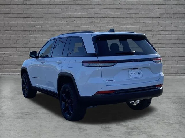 New 2025 Bright White Clear-Coat Exterior Paint Jeep Altitude image 5