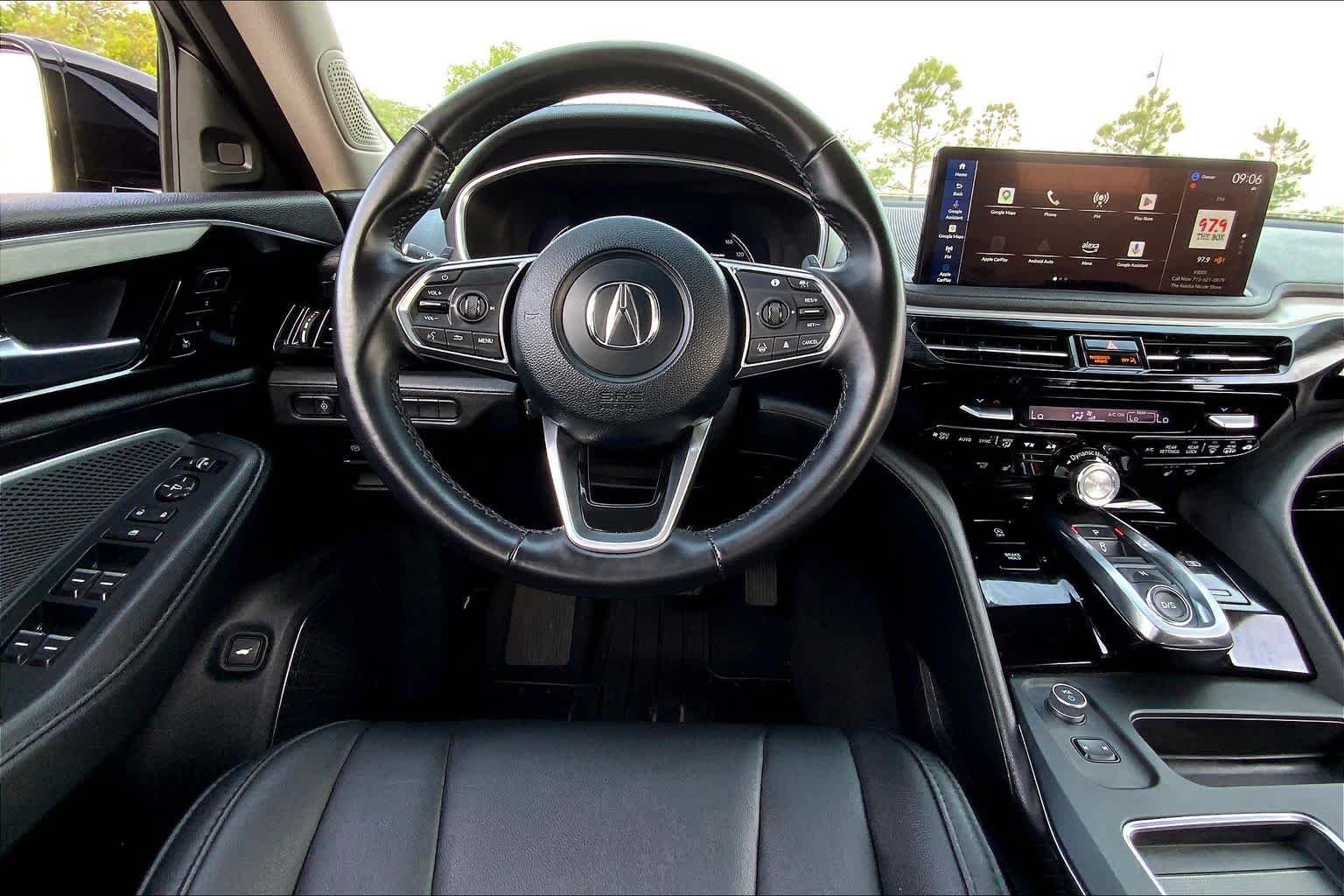 Used 2025 Majestic Black Pearl Acura  image 6