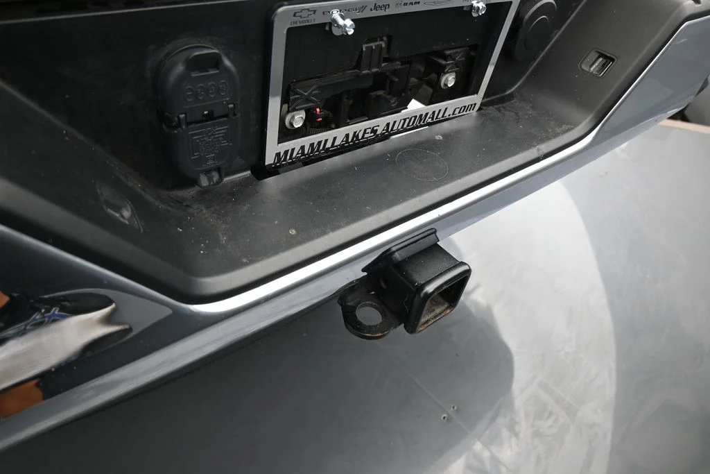 Used 2025 Summit White Chevrolet LT image 42