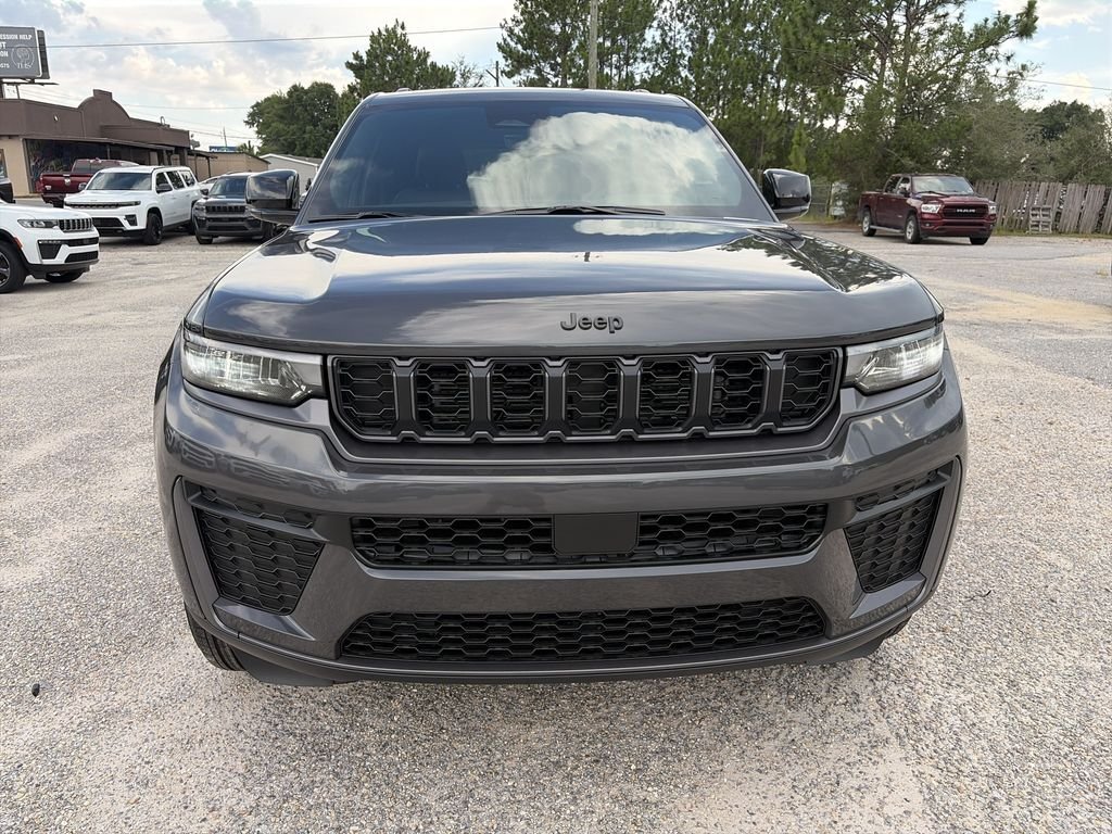 New 2026 Baltic Gray Metallic Clear-Coat Exterior Paint Jeep Altitude image 9