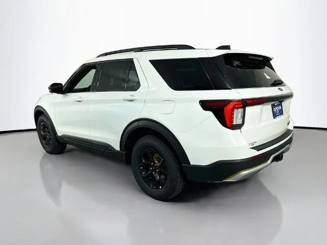 New 2026 Star White Metallic Tri-Coat Ford Tremor® image 38