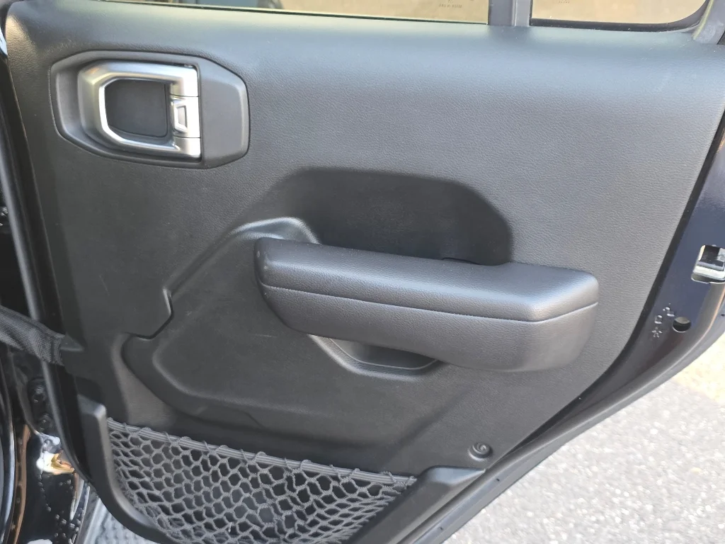 Used 2018 Black Clear Coat Jeep Unlimited Sport S image 23