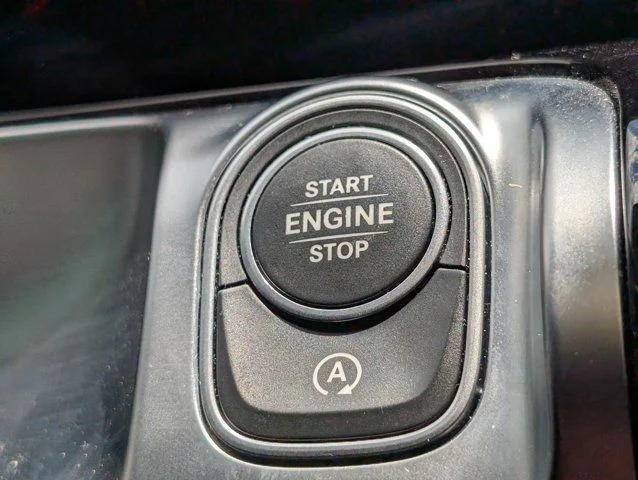 Used 2021  Mercedes-Benz GLB 250 image 29