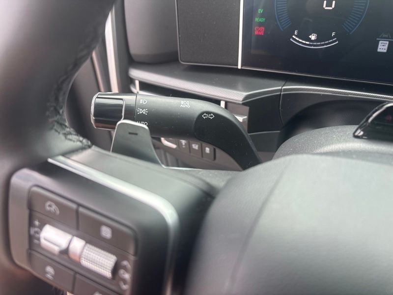 Used 2024 Silver Hyundai SEL image 34