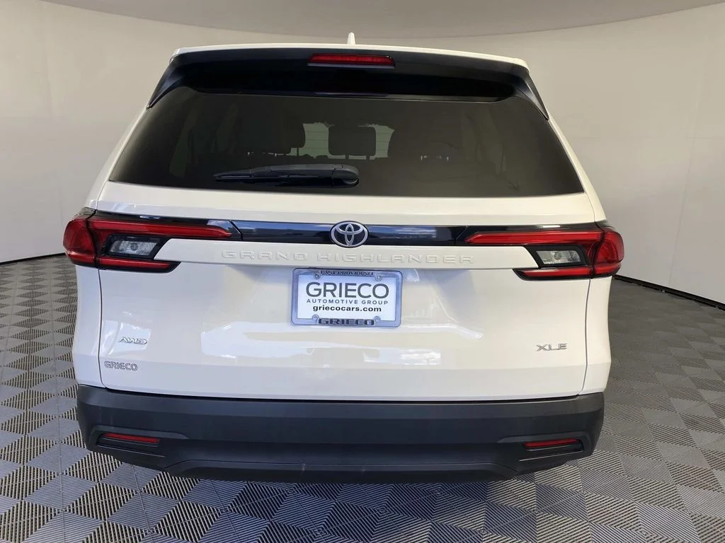 Used 2024 White Toyota XLE image 7