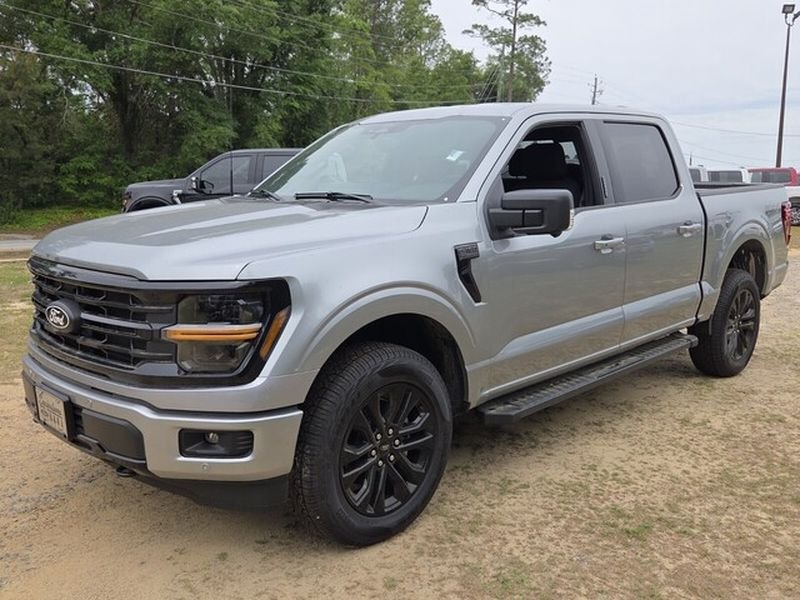 New 2026 Iconic Silver Metallic Ford XLT image 3