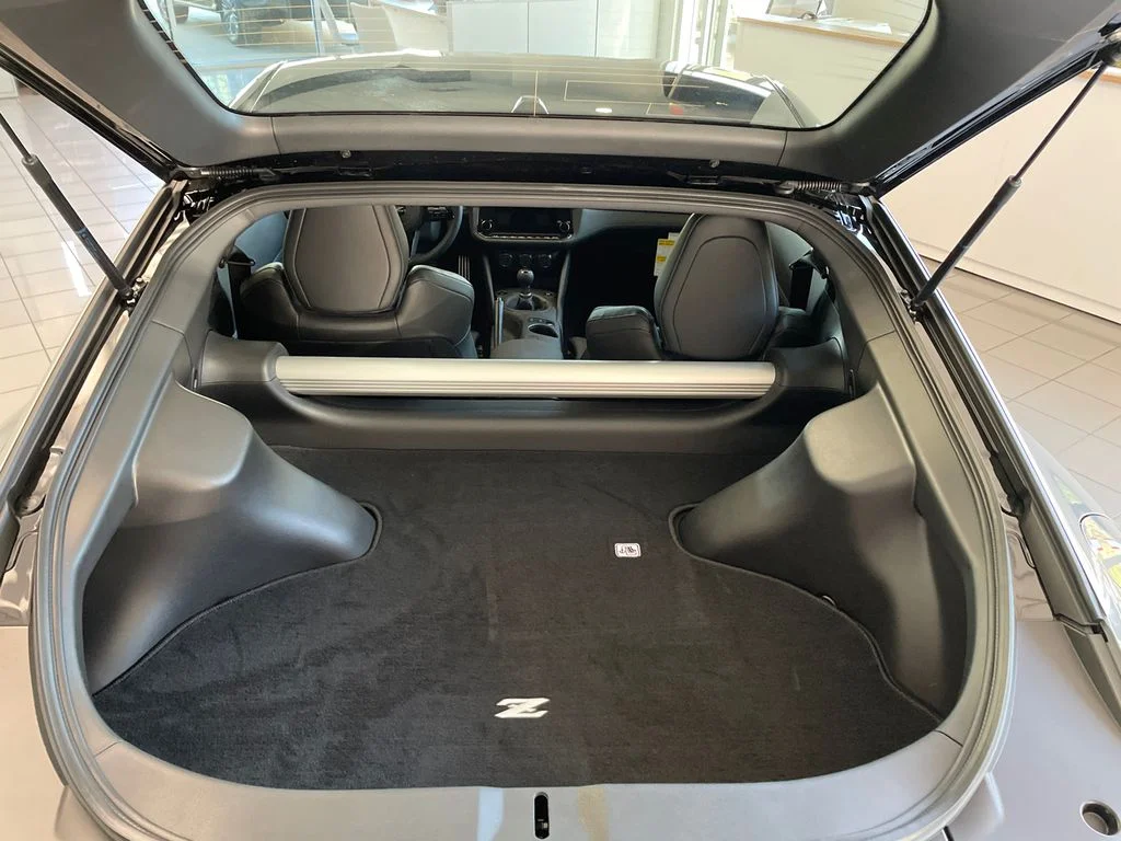 New 2026 Boulder Gray Pearl / Super Black Two-tone Nissan Performance image 7
