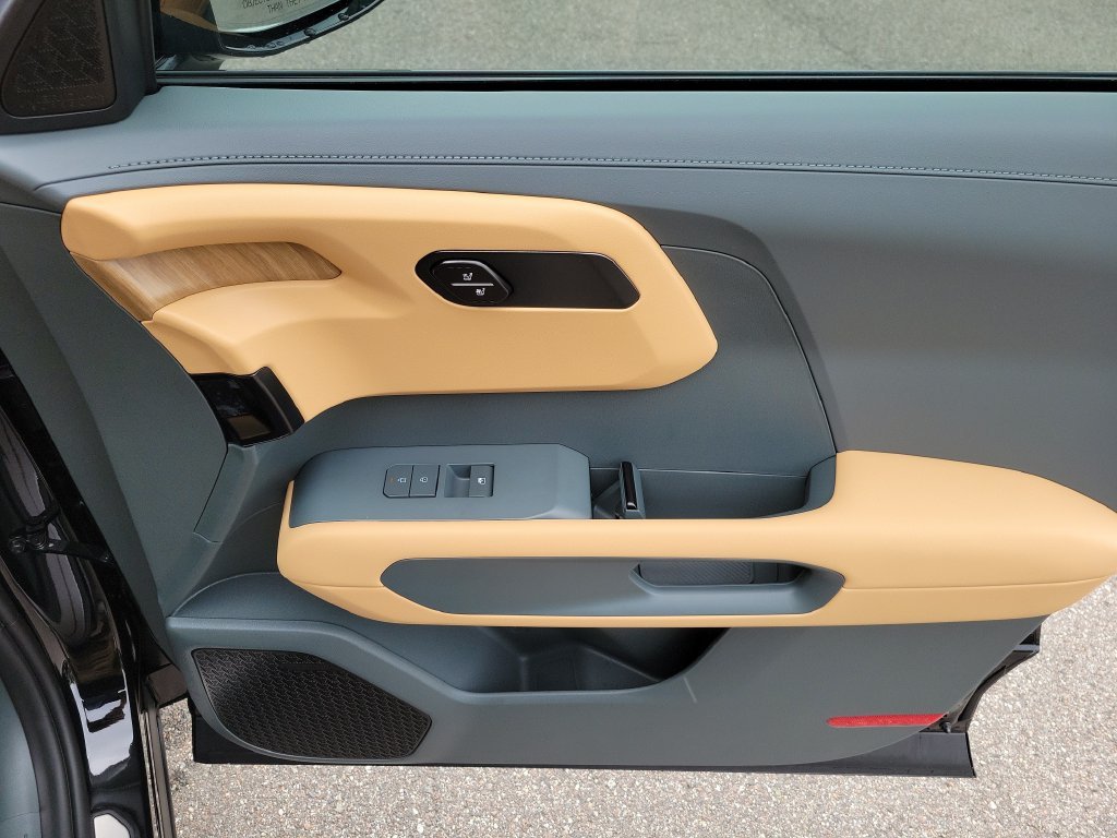New 2027 Ebony Black Kia X-LINE SX image 10
