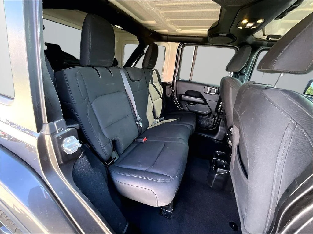 Used 2019 Gray Jeep Unlimited Sahara image 28