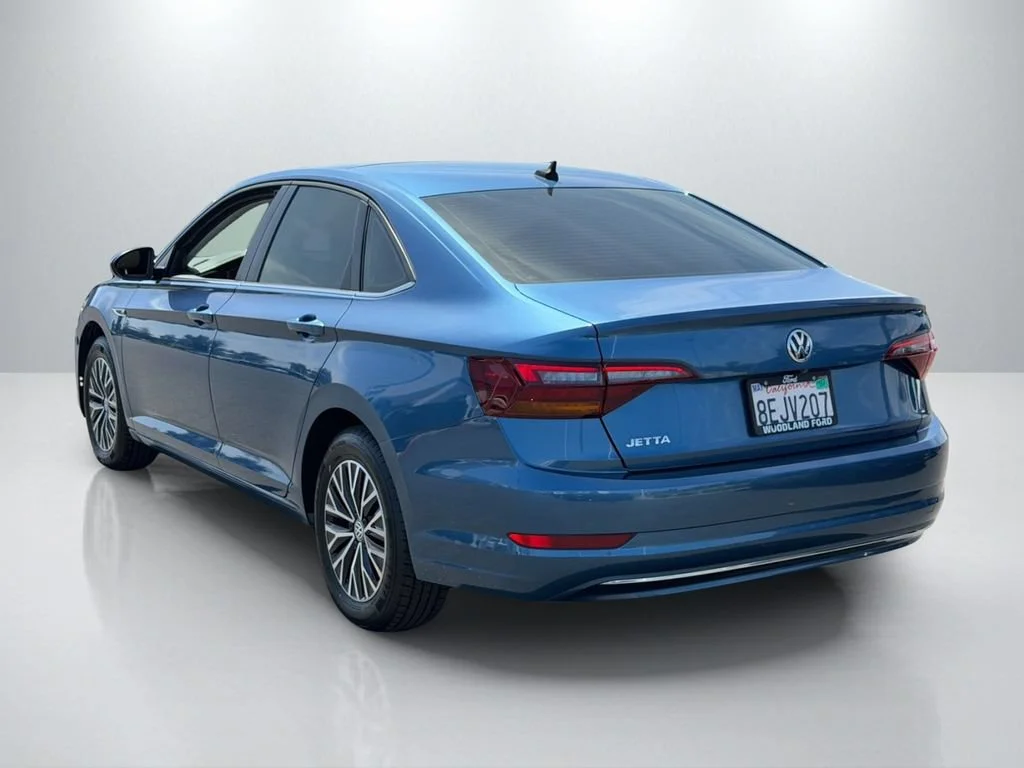 Used 2019 Blue Volkswagen SEL image 8