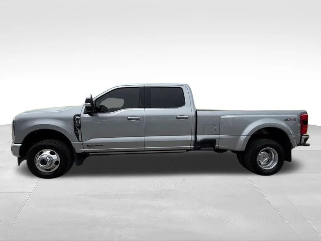 Used 2024 Silver Ford XL image 2