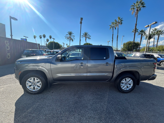 Used 2022 Gray Nissan SV image 5