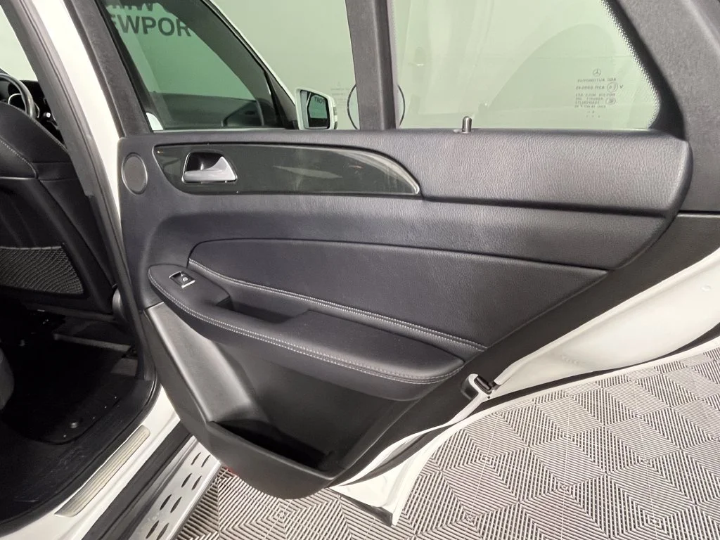 Used 2017 Polar White Mercedes-Benz GLE 350 image 26