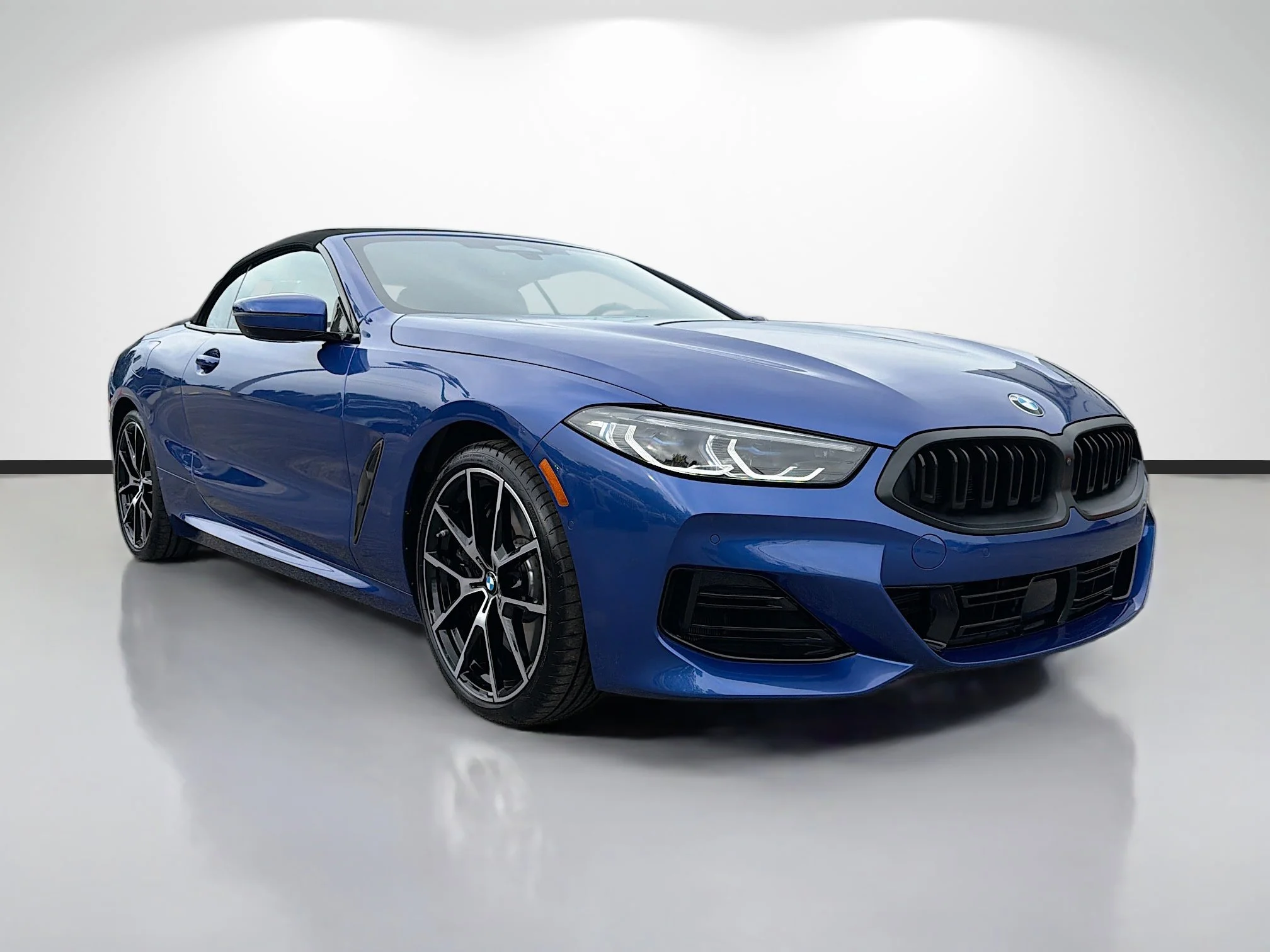 2026 BMW 8 Series 840i Convertible's photo