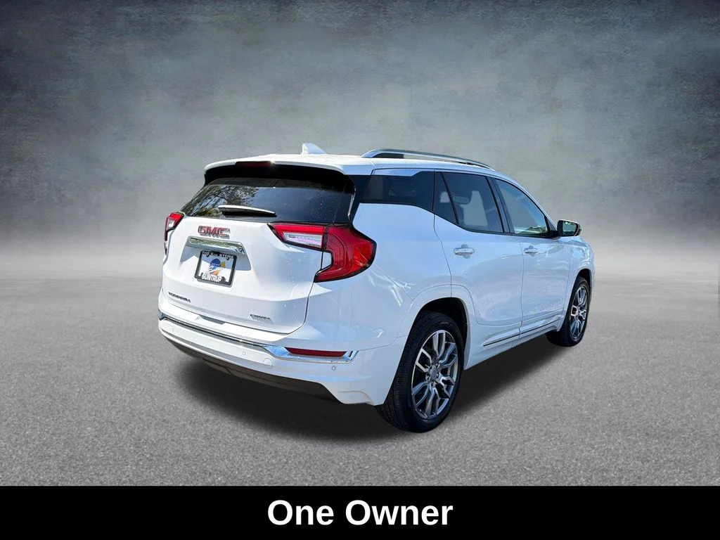 Used 2023 Summit White GMC Denali image 6