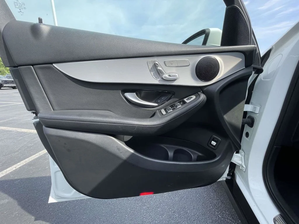 2022 Mercedes-Benz GLC GLC300 - Photo 23