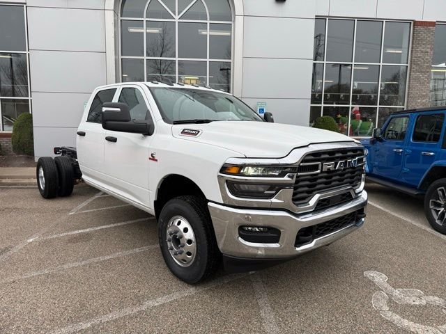2026 RAM 3500 Chassis Tradesman - Photo 9