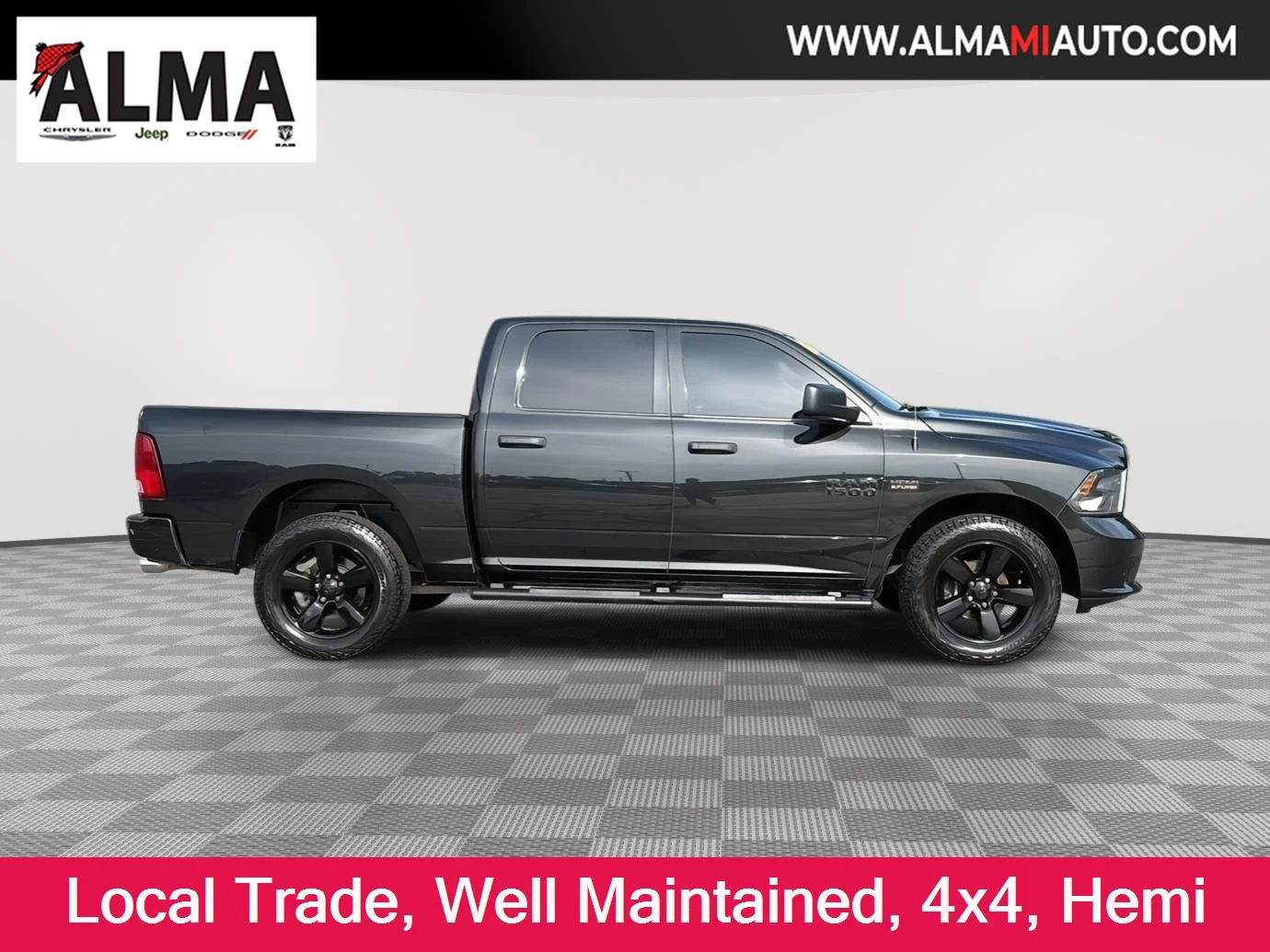 Used 2018 Brilliant Black Crystal Pearl Ram Express image 2