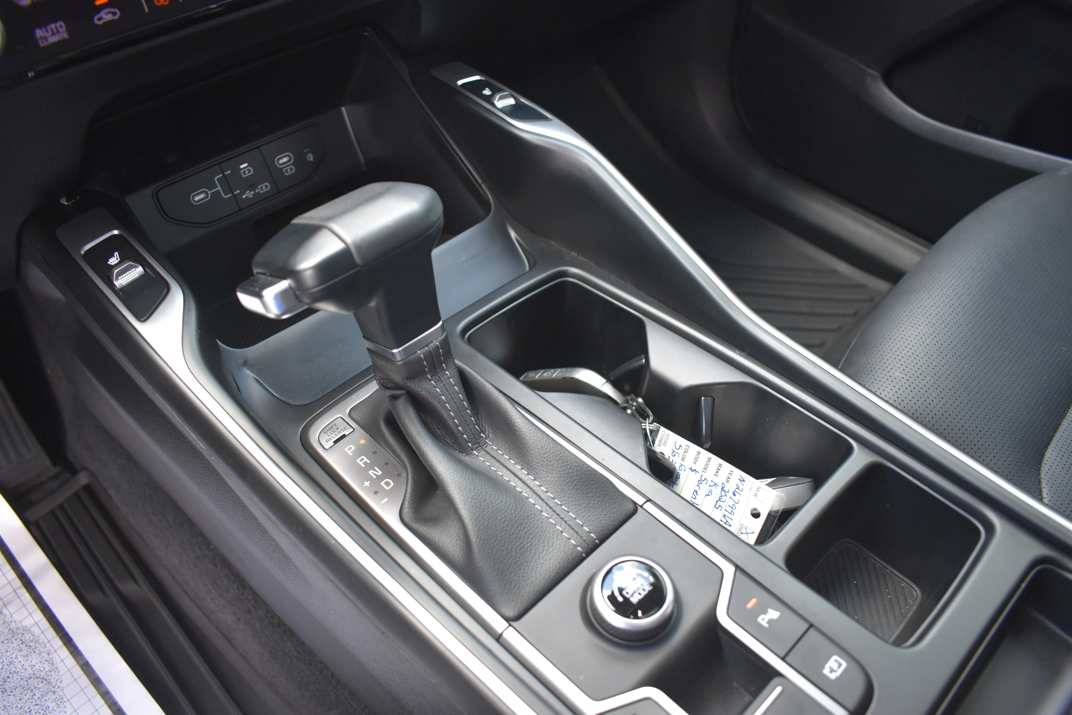 Used 2025 Everlasting Silver Kia S image 29
