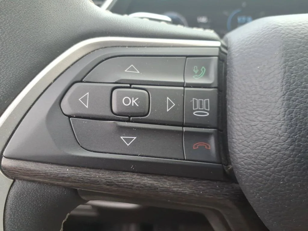 Used 2023 Black Jeep Limited image 25