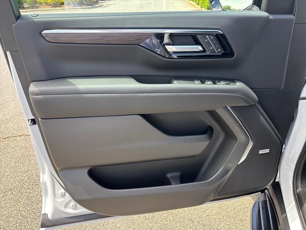 2026 Chevrolet Suburban LT - Photo 20