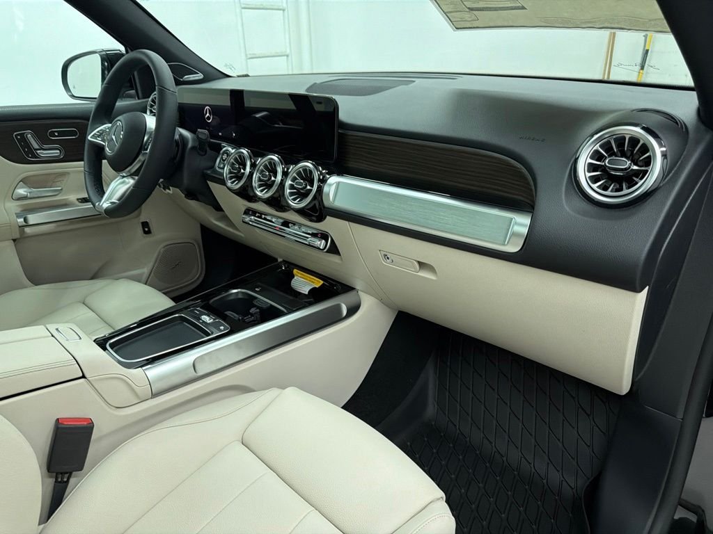 New 2026 Night Black Mercedes-Benz GLB 250 image 26