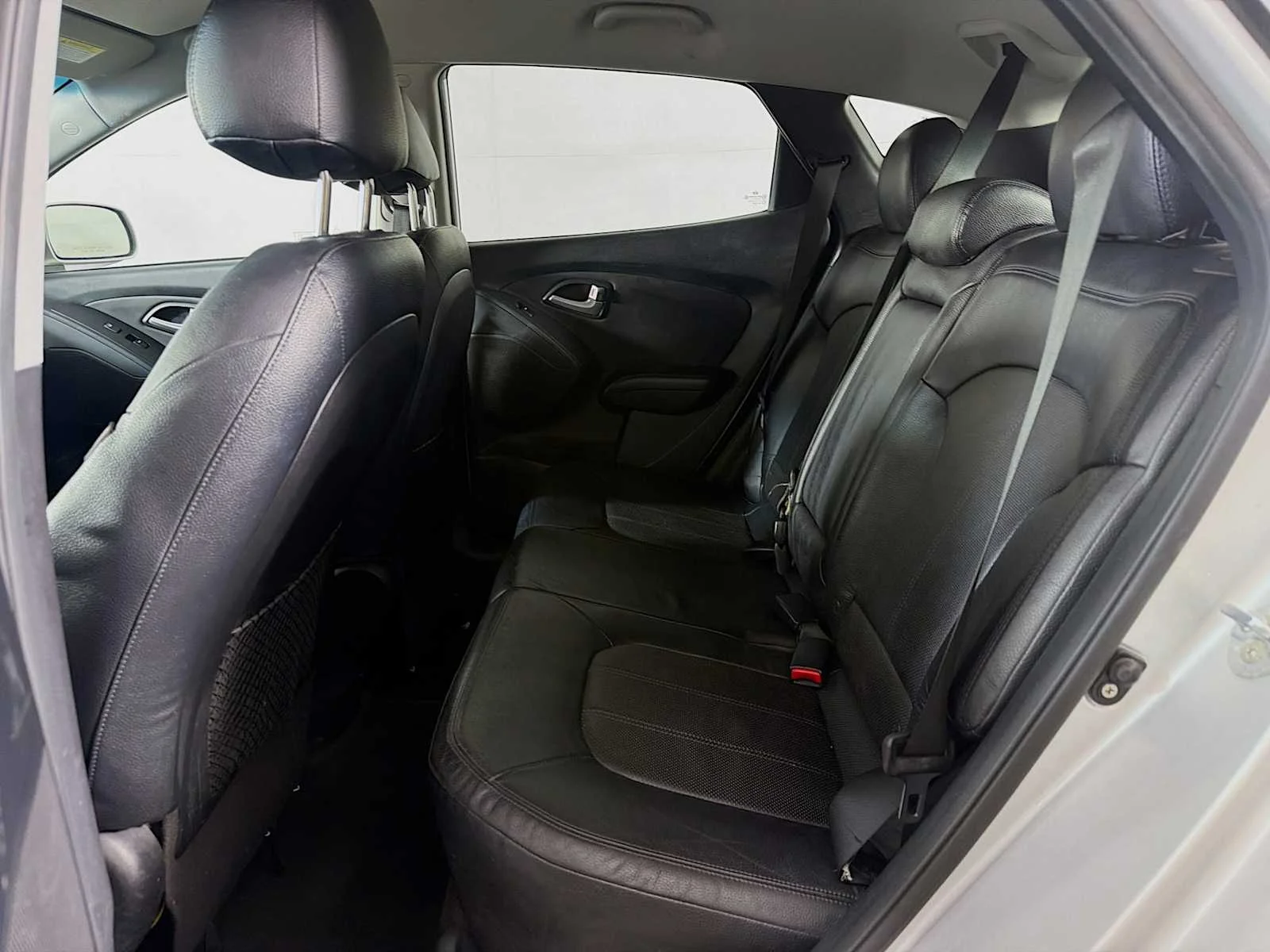Used 2012 Diamond Silver Hyundai Limited PZEV image 19
