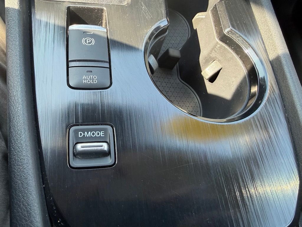 Used 2024 Silver Nissan SV image 5