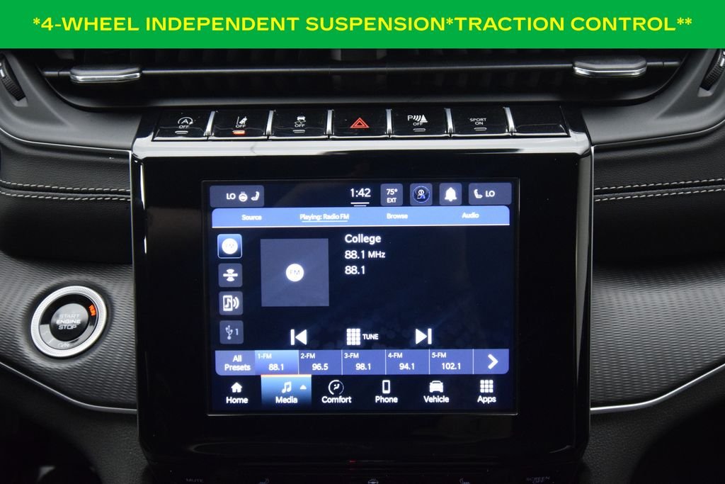 Used 2025 Velvet Red Pearlcoat Jeep Laredo image 17
