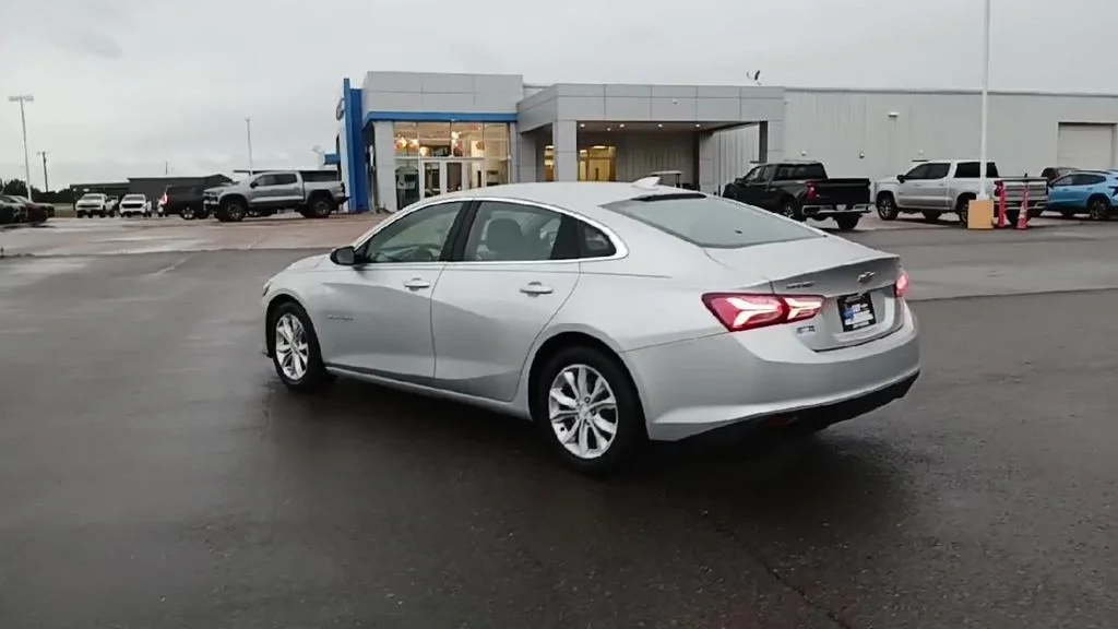 Used 2022 Silver Chevrolet LT image 6