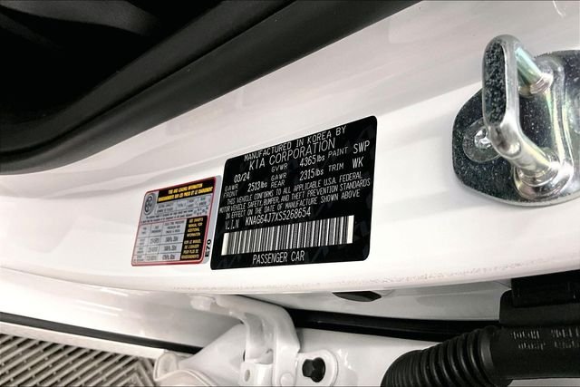 Used 2025 Snow White Pearl Kia GT-Line image 39