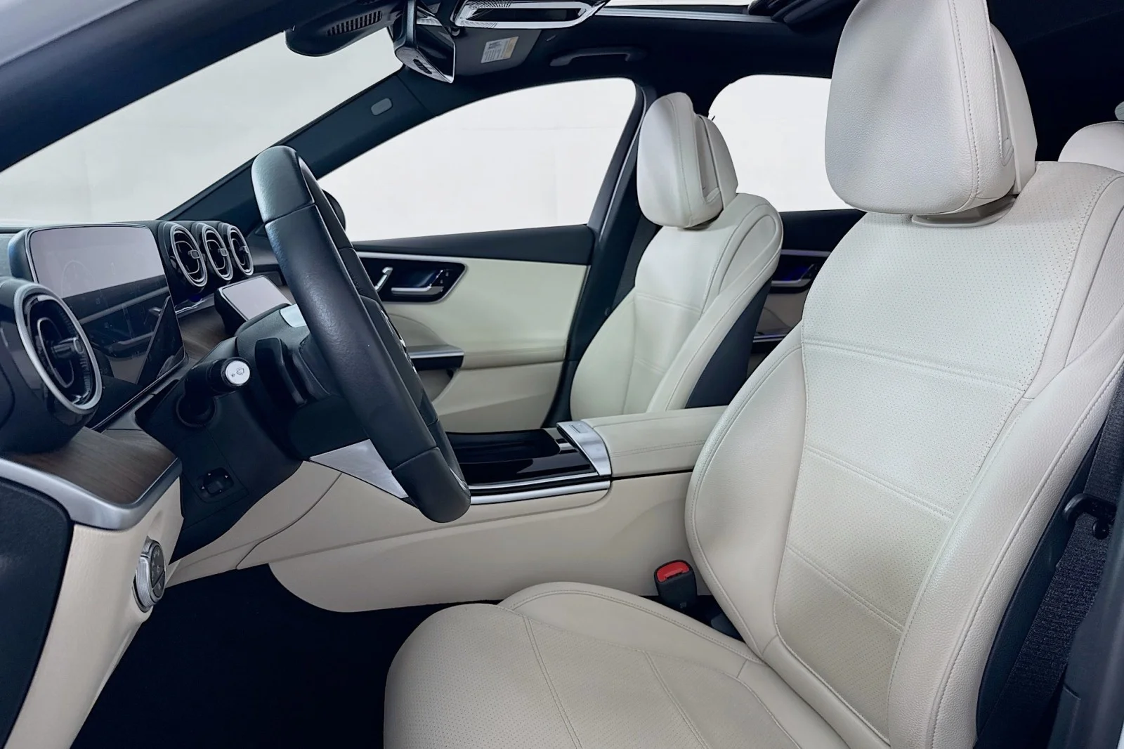 Certified Used 2024 Polar White Mercedes-Benz C 300 image 18