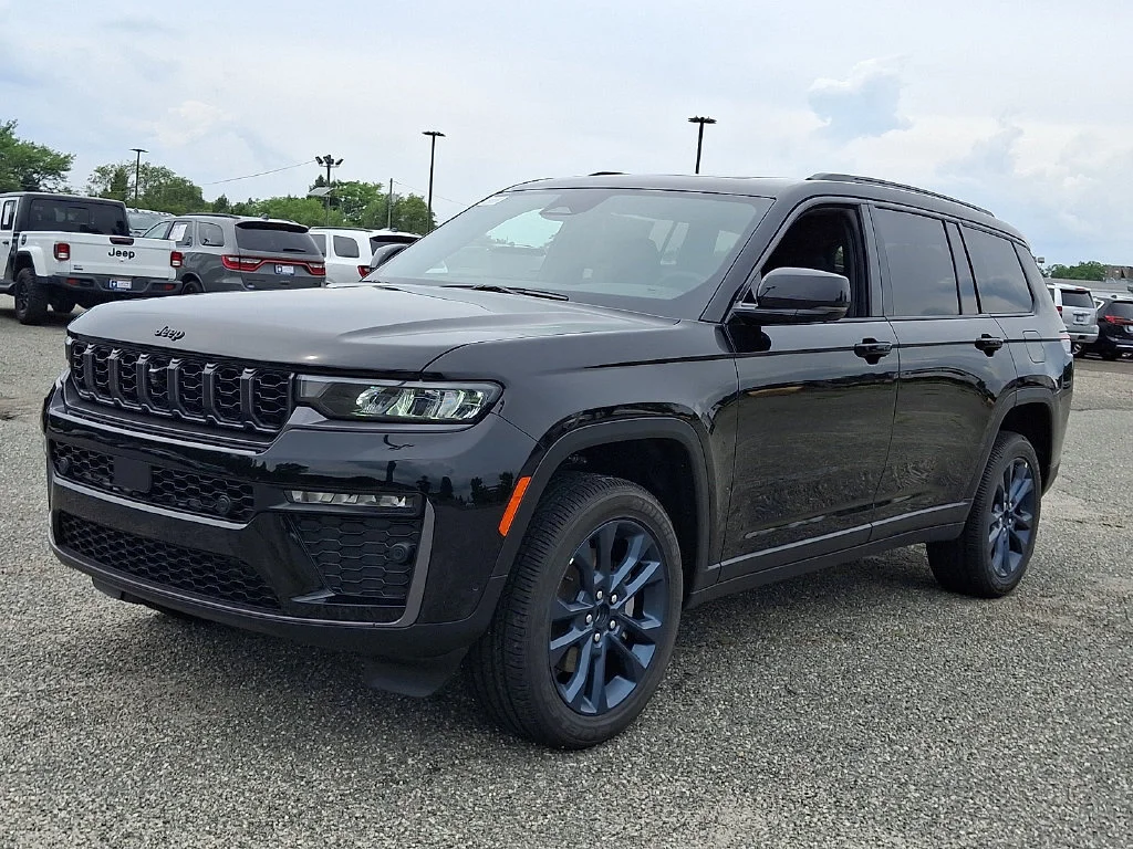 New 2026 Diamond Black Crystal Pearl-Coat Exterior Paint Jeep 85th Anniversary Edition image 4