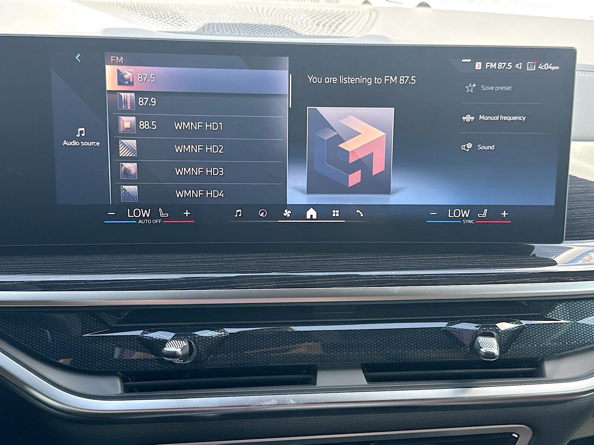New 2026 Dravit Grey Metallic BMW xDrive50e image 32