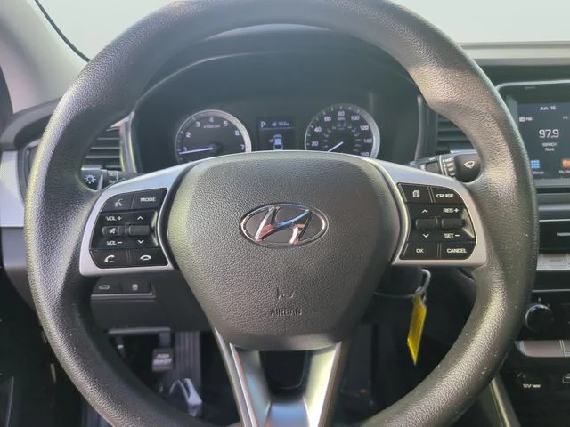 Used 2019 Black Hyundai SE image 27