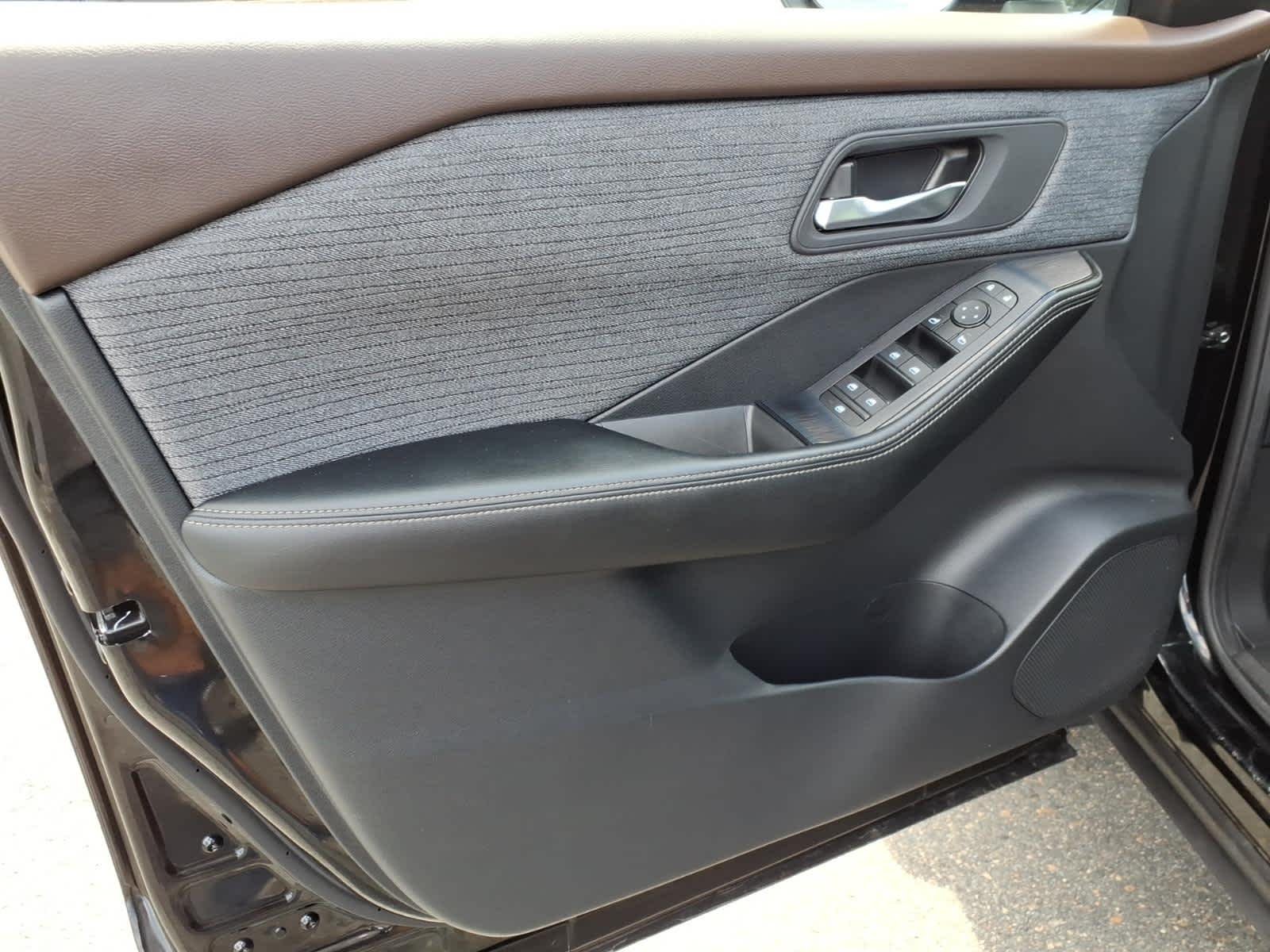 Certified Used 2023 Super Black Nissan SV image 10