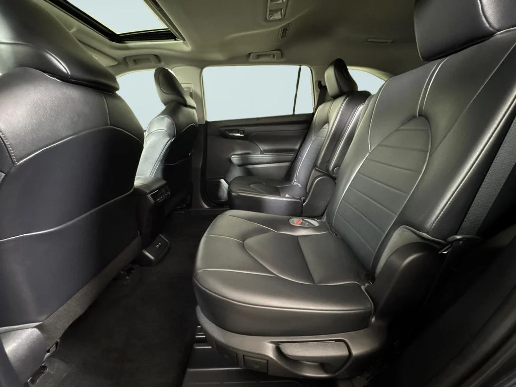 Used 2021 Magnetic Gray Metallic Toyota XLE image 12