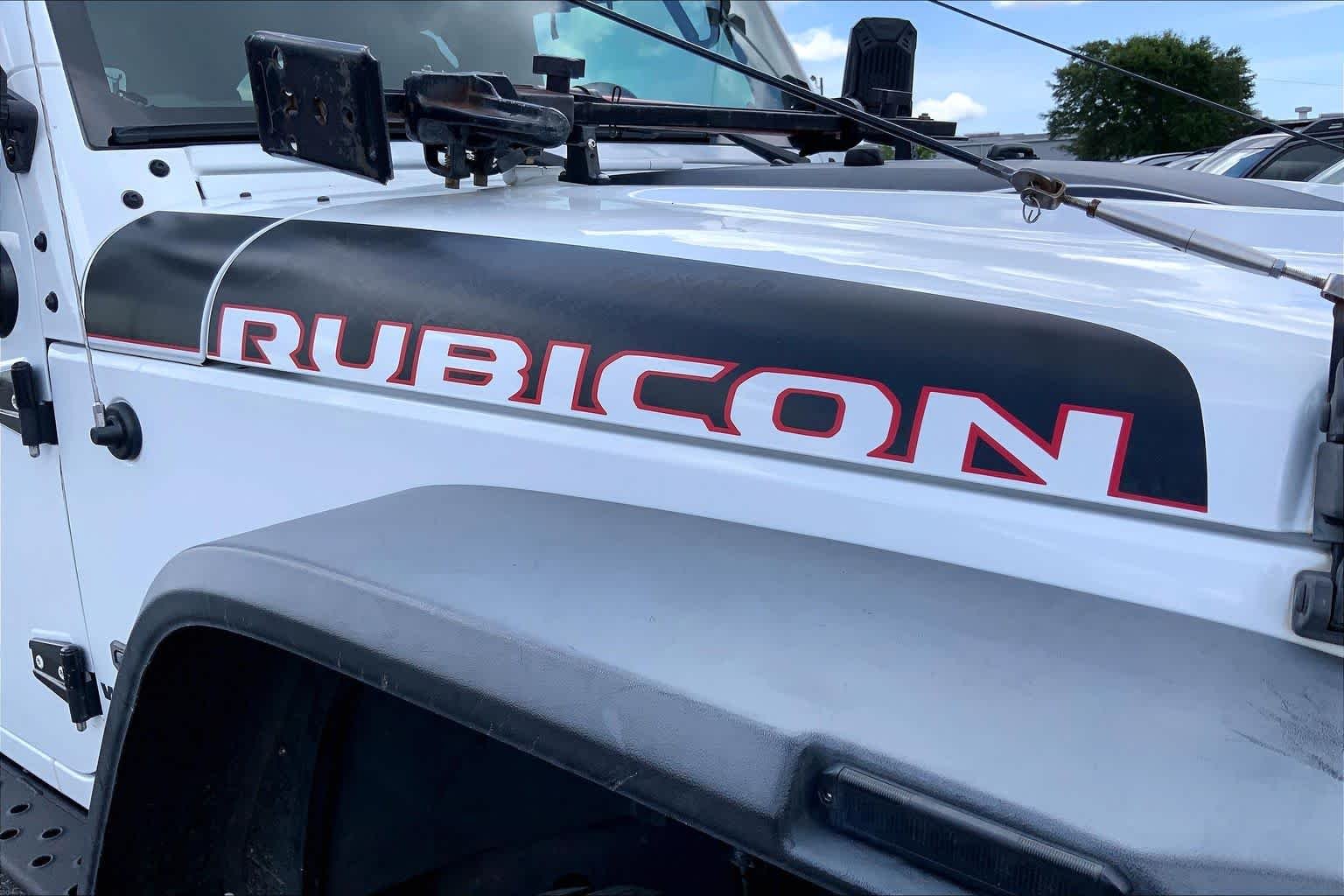 Used 2017 Bright White Clearcoat Jeep Rubicon Recon image 10