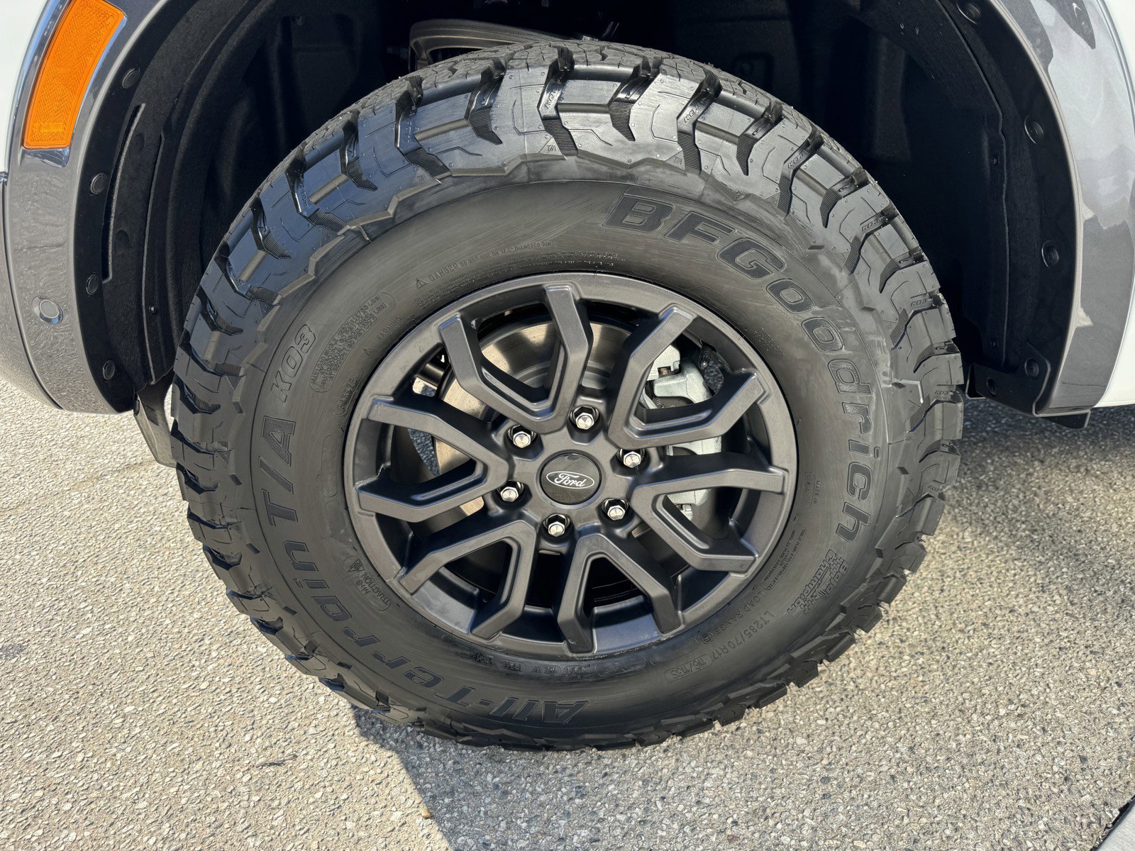 New 2024 Oxford White Ford XLT image 16