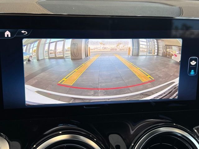 New 2026 Polar White Mercedes-Benz GLB 250 image 17