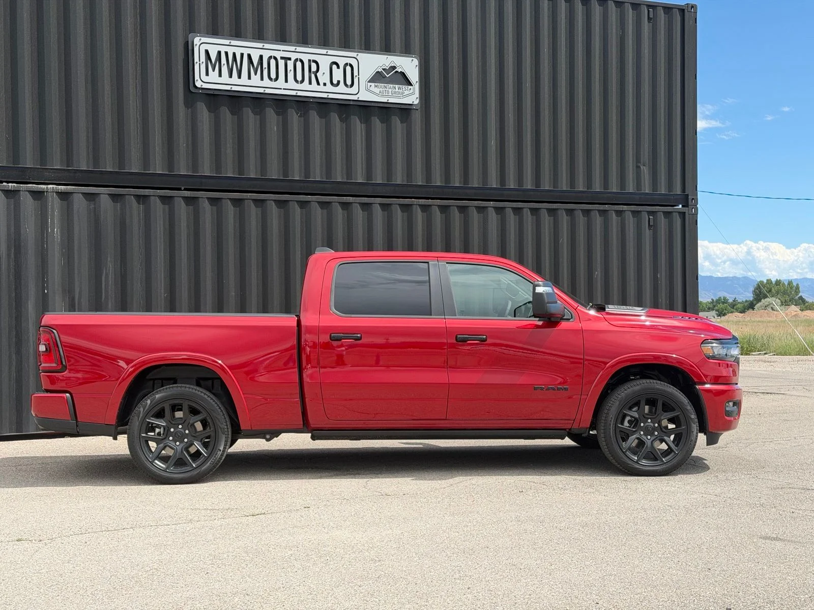 New 2026 Molten Red Pearl-Coat Exterior Paint RAM Laramie image 6