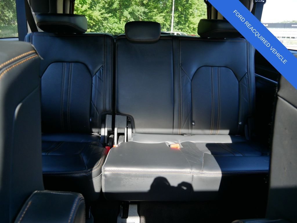 Used 2023  Ford Platinum image 15