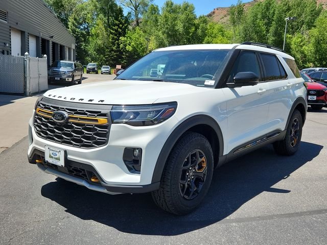 New 2026 Star White Metallic Tri-Coat Ford Tremor® image 5