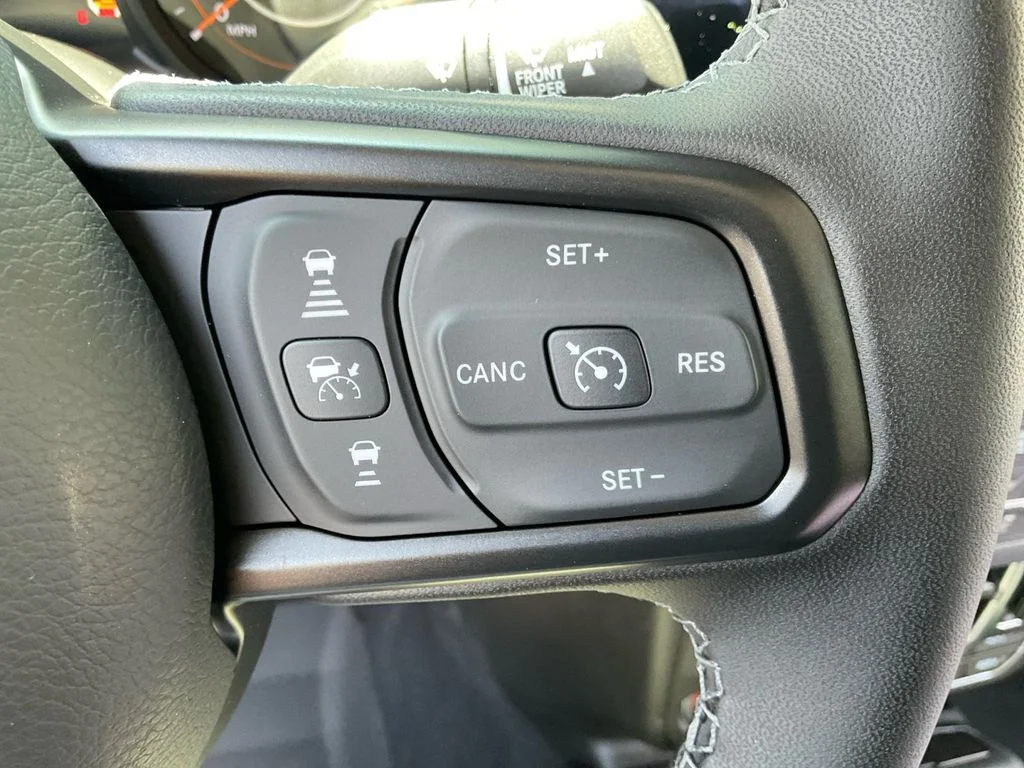 Used 2025 Gray Jeep Mojave image 32
