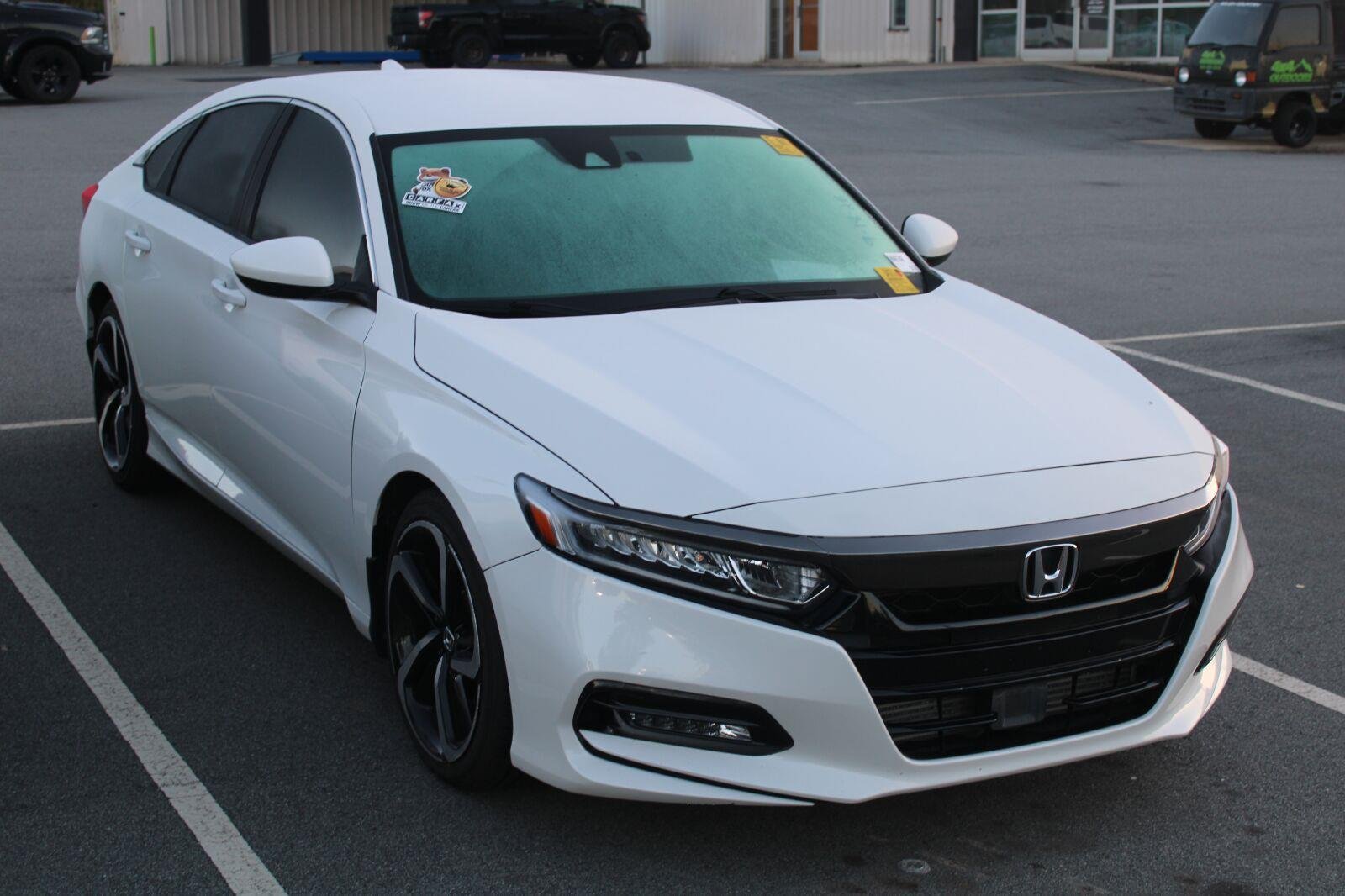 Used 2020 Platinum White Pearl Honda Sport image 3