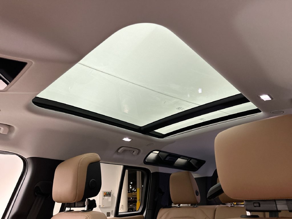 New 2026 Fuji White Land Rover S image 11