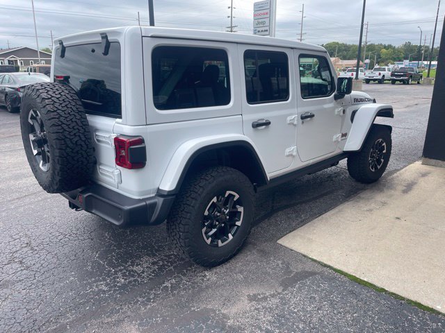 New 2026 Bright White Clear-Coat Exterior Paint Jeep Rubicon image 6