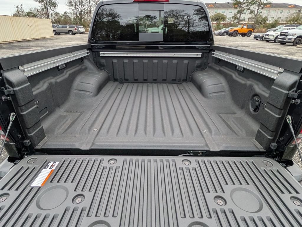 New 2026 Super Black Nissan Crew Cab SV image 32