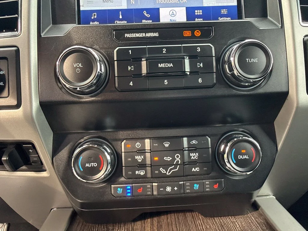 Used 2020 Black Metallic Ford Lariat image 15