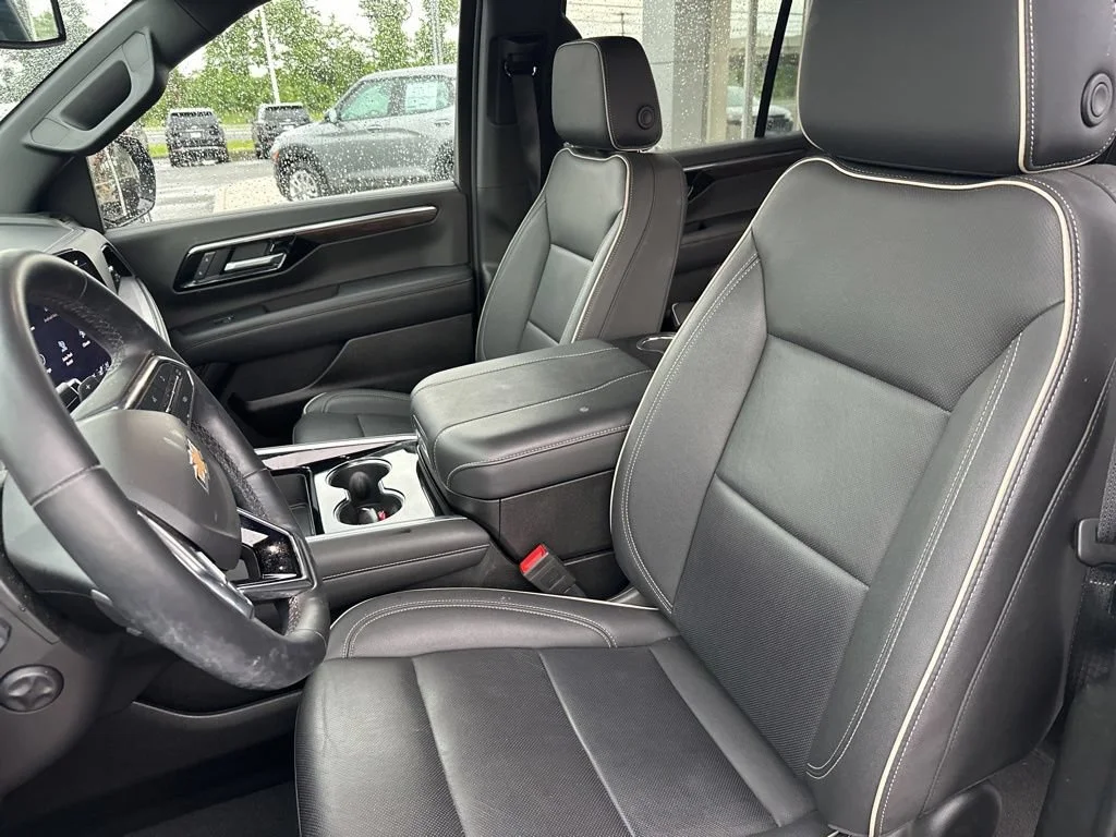 Used 2025 Lakeshore Blue Metallic Chevrolet Premier image 28
